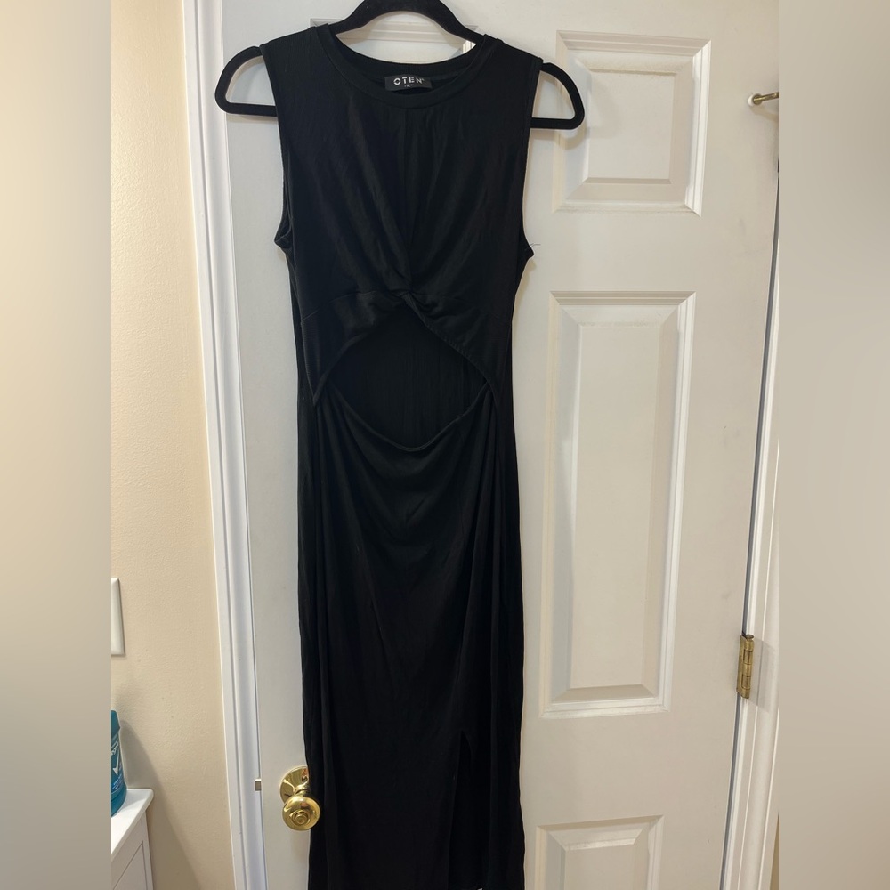 Elegant Black Sleeveless Dress